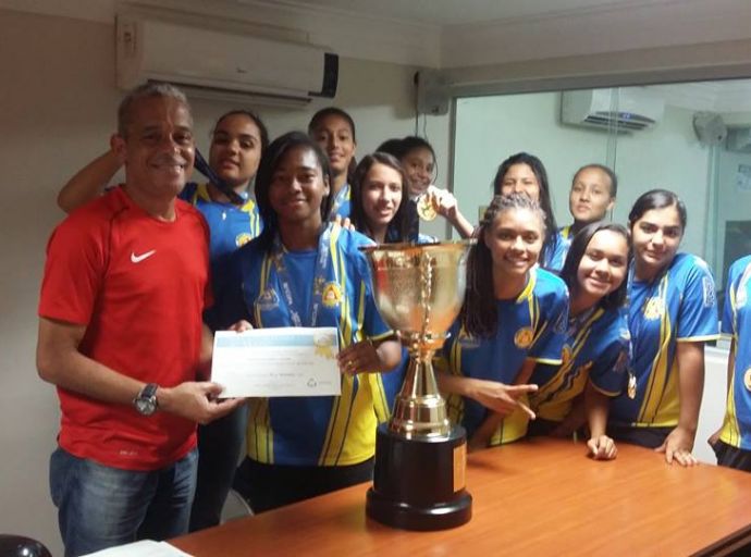 RÁDIO ASPRA RECEBE EQUIPE CAMPEÃ DE FUTSAL FEMININO COPA MERCANTIL DO BRASIL