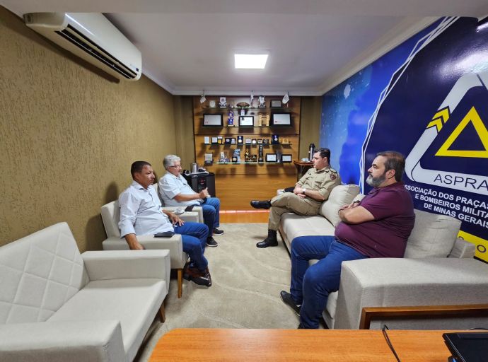 Comandante-Geral da PMMG visita a sede da ASPRA