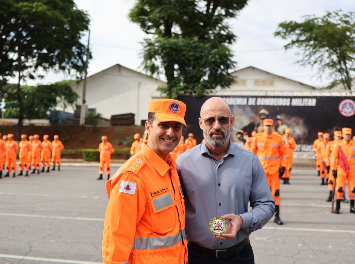 ASPRA recebe homenagem do CBMMG pelo compromisso com a capacitação e a defesa dos militares